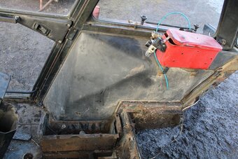 Zetor 12145 kabina kompletní - 16