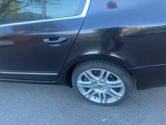 Škoda Superb 3.6 228 000 km Serviska - 16