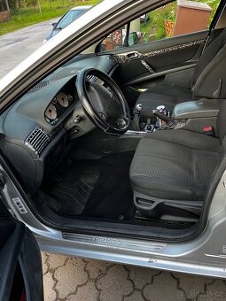 Peugeot 407 SW - 16