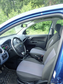 Ford Fusion - 16