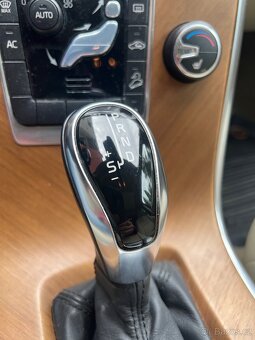 Prodám XC60, pětiválec, nafta, tažné, komplet nové brzdy - 16