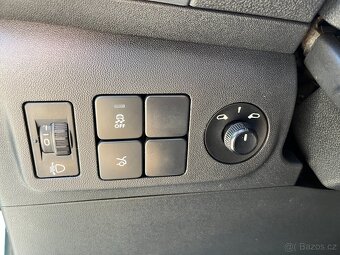 Citroën C-Elysée 1.6 HDI 68KW, Klimatizace, Tažné zařízení - 16