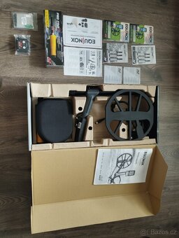 Detektor kovů Minelab Equinox 800, dohledávačka a bag - 16