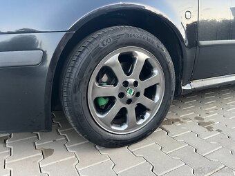 Škoda Octavia 1.9 TDI Laurin & Klement - 16