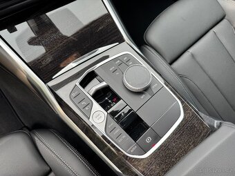 BMW 330e G21 Touring/215 kW/odp. DPH/r. 2024/nové - 18 km - 16