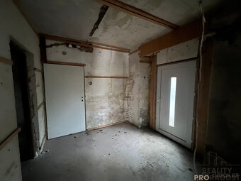 Prodej domu k rekonstrukci k podnikání nebo na bydlení ve Ve - 16