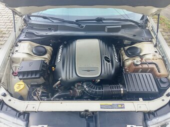 CHRYSLER 300C 5.7HEMI AWD VÝMĚNA MOŽNÁ - 16