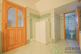 Prodej rodinného domu s obchodním prostorem ve městě Žulová - 16