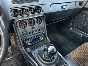 Porsche 924S - 16