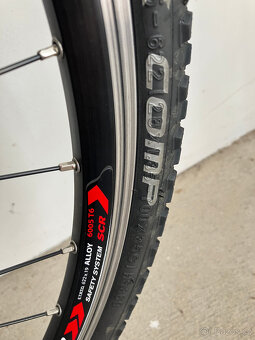 Trekové dámské kolo Maxbike C600 18'' - 16