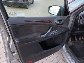 Ford Galaxy 2,0 TDCi 103kW,Ghia,7MÍST,TAŽN - 16