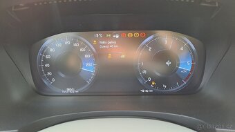 Volvo V90 2.0 D3 Break NAVI Bílá kůže - 16