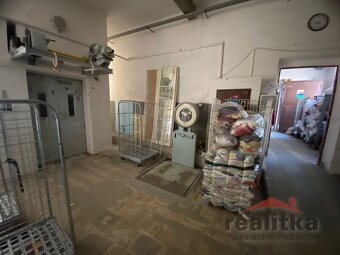 Prodej budovy s obchodními, skladovacími a výrobními prostor - 16