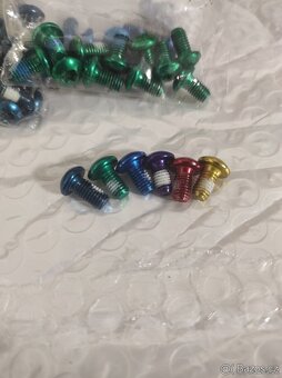 Brzdové kotouče uchycení 6der a centralok. 10 - 16