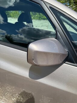 Hyundai ix20 1.4i benzín - 16