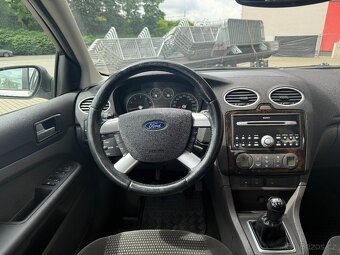 Ford Focus 1.6i, 74kw Ghia výbava - 16