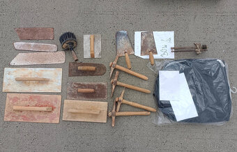 staré kuchyňské dřevěné moučnice truhly uhlák nůše síto aj. - 16