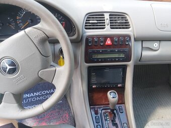 Mercedes-Benz CLK 320i - 16
