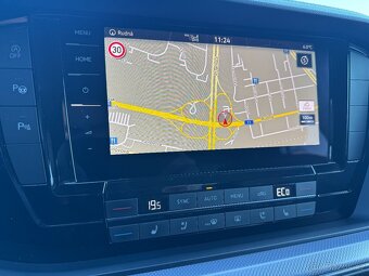 VW Touareg III R-line 3,0TDI 210kW Tiptronic 4M MATRIX - 16