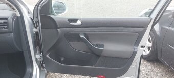 Volkswagen Golf 5 benzin 1,4 pouze 112 000 KM. - 16