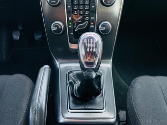Volvo V40 1.6i BENZÍN MANUÁL 1.MAJITEL KAMERA SERVISKA - 16