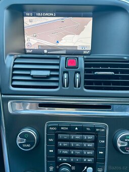 VOLVO XC60 2.4D5 158KW 4x4 MANUÁL Bi-XENON-NAVI-PANORAMA-PDC - 16