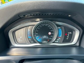 Volvo V60, 2.4 158 kW D6 AWD HYBRID R-DESIGN - 16