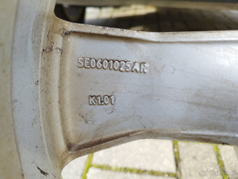 ALU 7x17 ET45 zimni pneu Nokian 225/50 R17 - 16