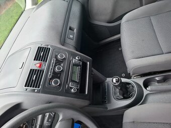 VW Touran 1.6 TDI 77kw Klima Model 2012 Nová Stk. - 16