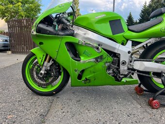 Kawasaki zx7r - 16