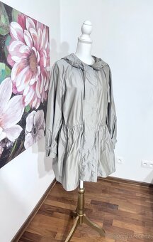 Větrovka Prada - 16