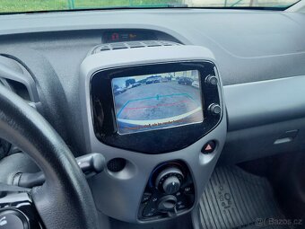 Toyota Aygo 1.0 VVT-i 53KW serviska 2x klíč TOP výbava - 16