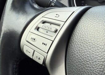 Nissan Qashqai DIG-T 115N-Tec PANORMA DPH benzín manuál - 16
