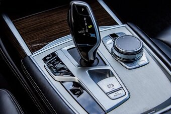 BMW Rad 7 730d A/T - 16