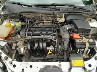 Ford Focus 1.6i 74kW rok 2004 naj.165tis. NOVÁ STK - 16