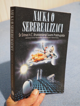 knihy s náboženskou/mystickou tématikou - 16