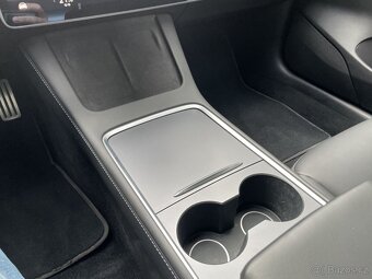 Tesla 3 Performance - 16