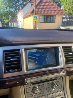 Jaguar xf 3,0 - 16
