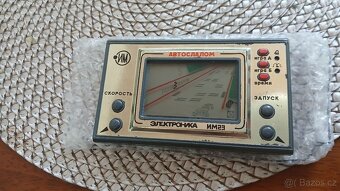 Ruská digitální hra Vlk chytá vejce, Autoslalom, Asteroidy - 16