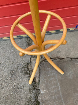 Věšák dřevěný stojanový TON, FRETON za 900 kč - 16