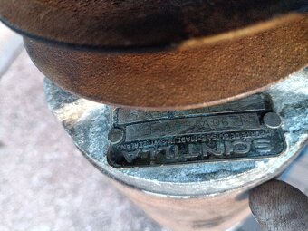 Avog motůrek stěračů - 16