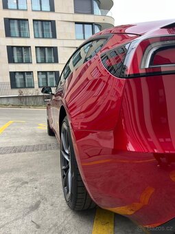 Tesla Model 3 PERFORMANCE 06/2024 Super Red - 16