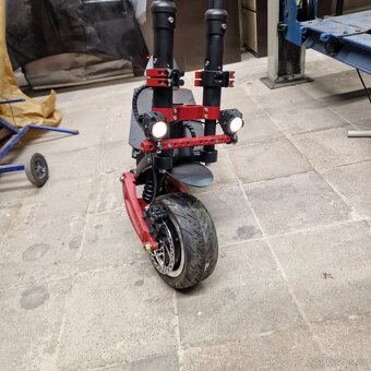 Nová elektrokoloběžka Zero 11X - 16