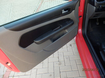 Ford Focus 1.6i - 74kw úprava sport, bez koroze 180000km - 16