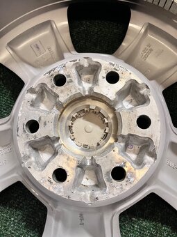 6x139.7 Orig. Dodge RAM 1500 5. Generace - senzory tlaku - 16