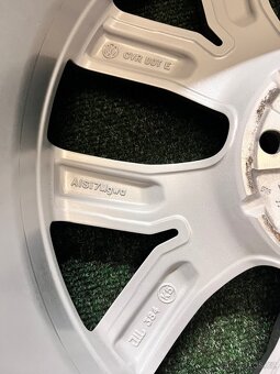 5x112 R18 Originál Alu VW Tiguan / Kingston - TOP STAV - 16