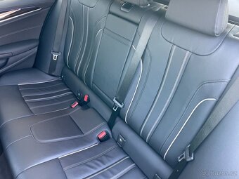 BMW Řada 5 G31 LCI 530d xDrive ČR M-Packet DPH - 16