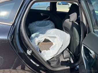 Volvo V40 2,0i 90kW T2 - 16