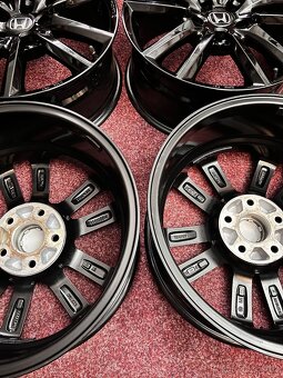5x114,3 R17 Honda Civic - CHR originál alu disky - 16
