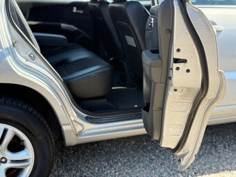 Kia Sportage 4x4 2.0i 16v Max výbava - 16
